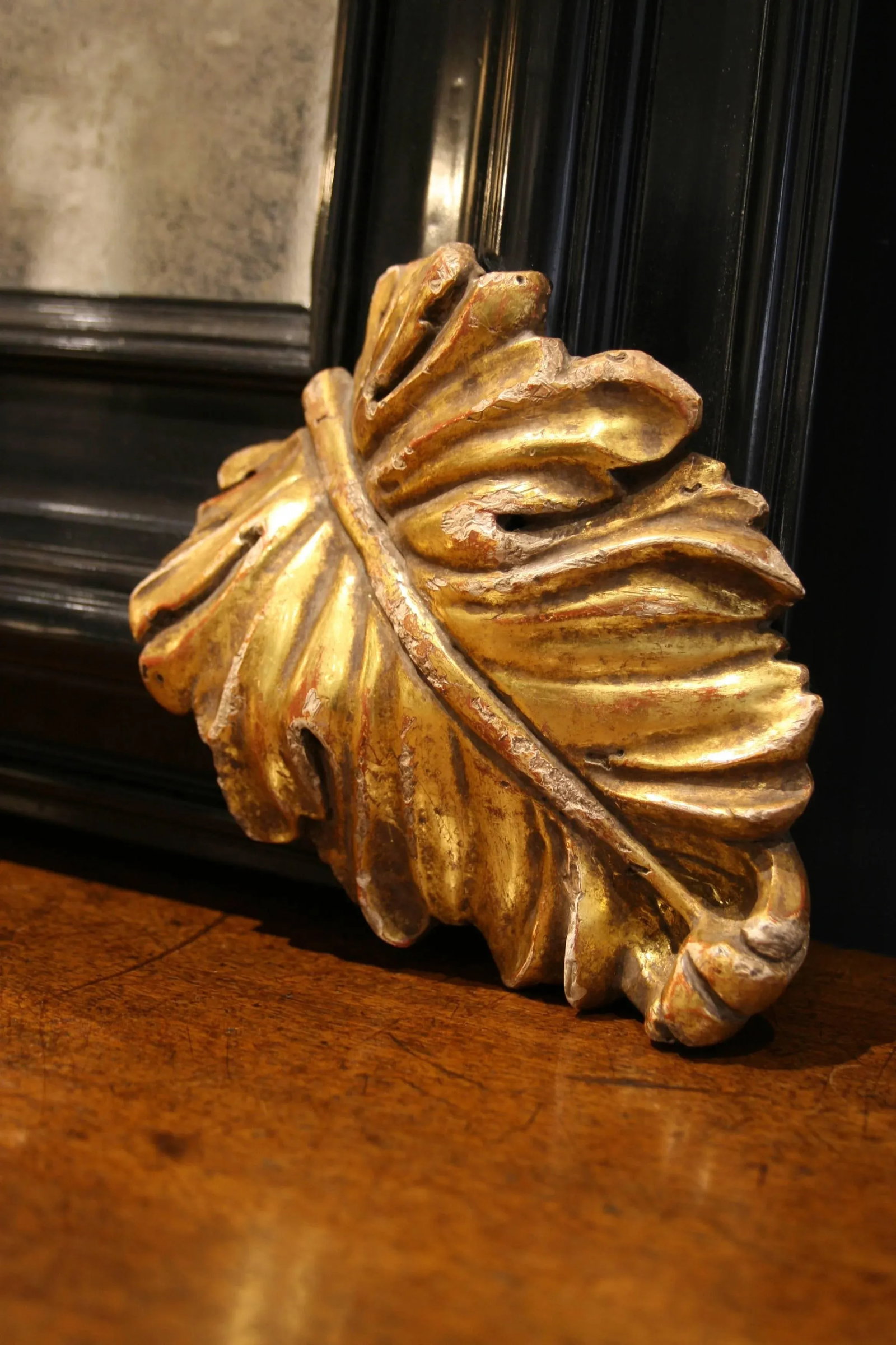 1980s Italian Baroque Style Mirror With Hand-carved Gilt Details, Aged Mirror Glass - 2