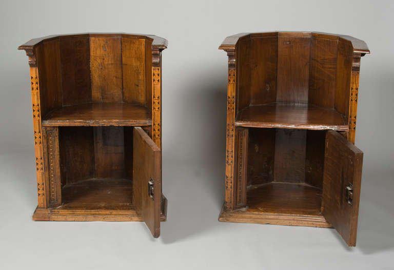 Late 16th to Early 17th Century Italian Renaissance Walnut Chairs - A Pair - 7