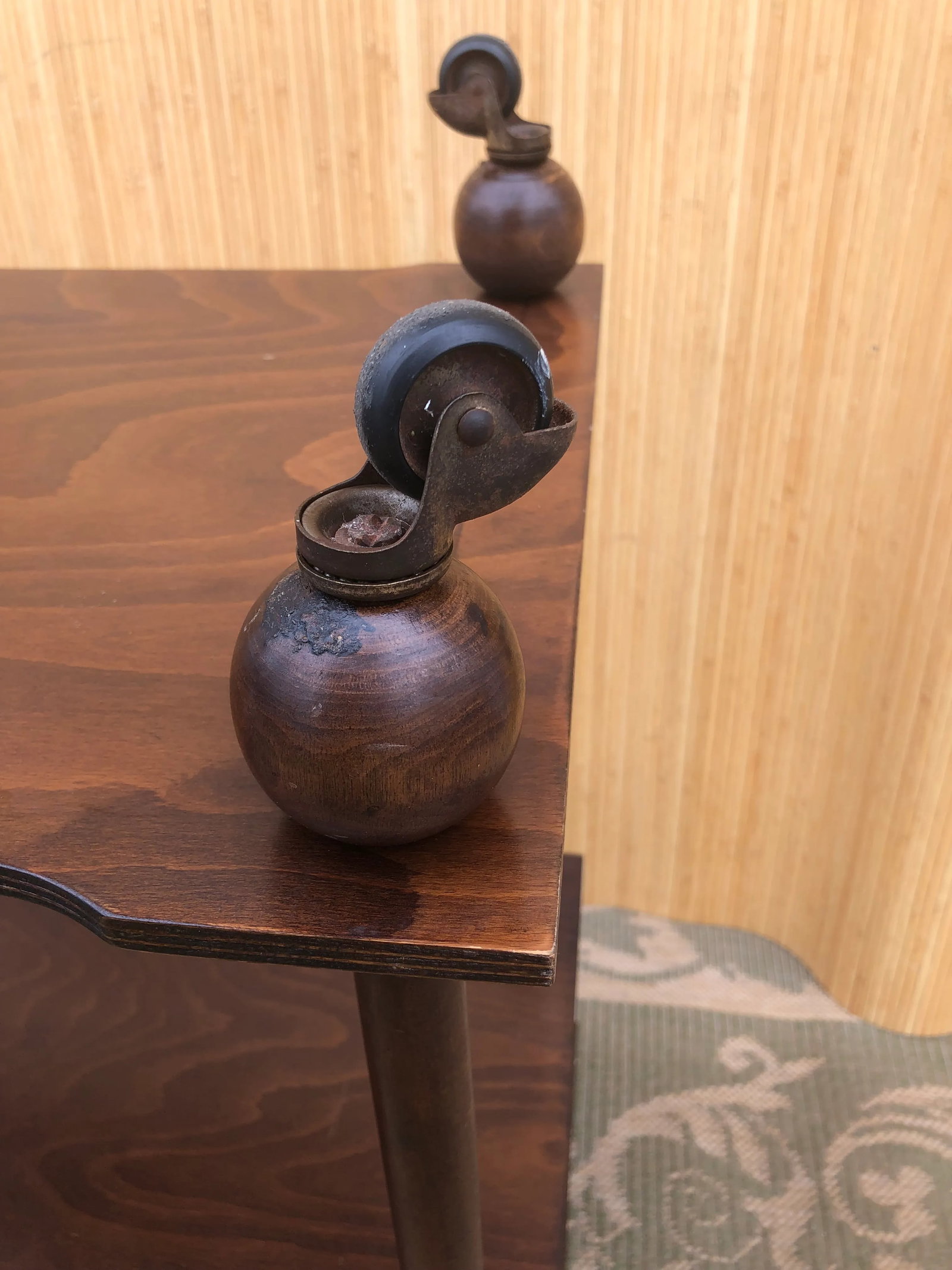 1970s Hollywood Regency 3 - Tier Side Table - 12