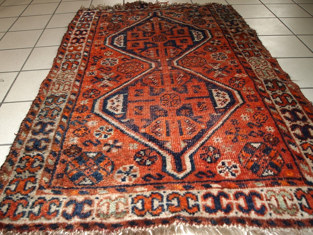 Handmade antique Persian Shiraz distressed rug 2.8' x 3.7' (87cm x 114cm) 1900s - 12