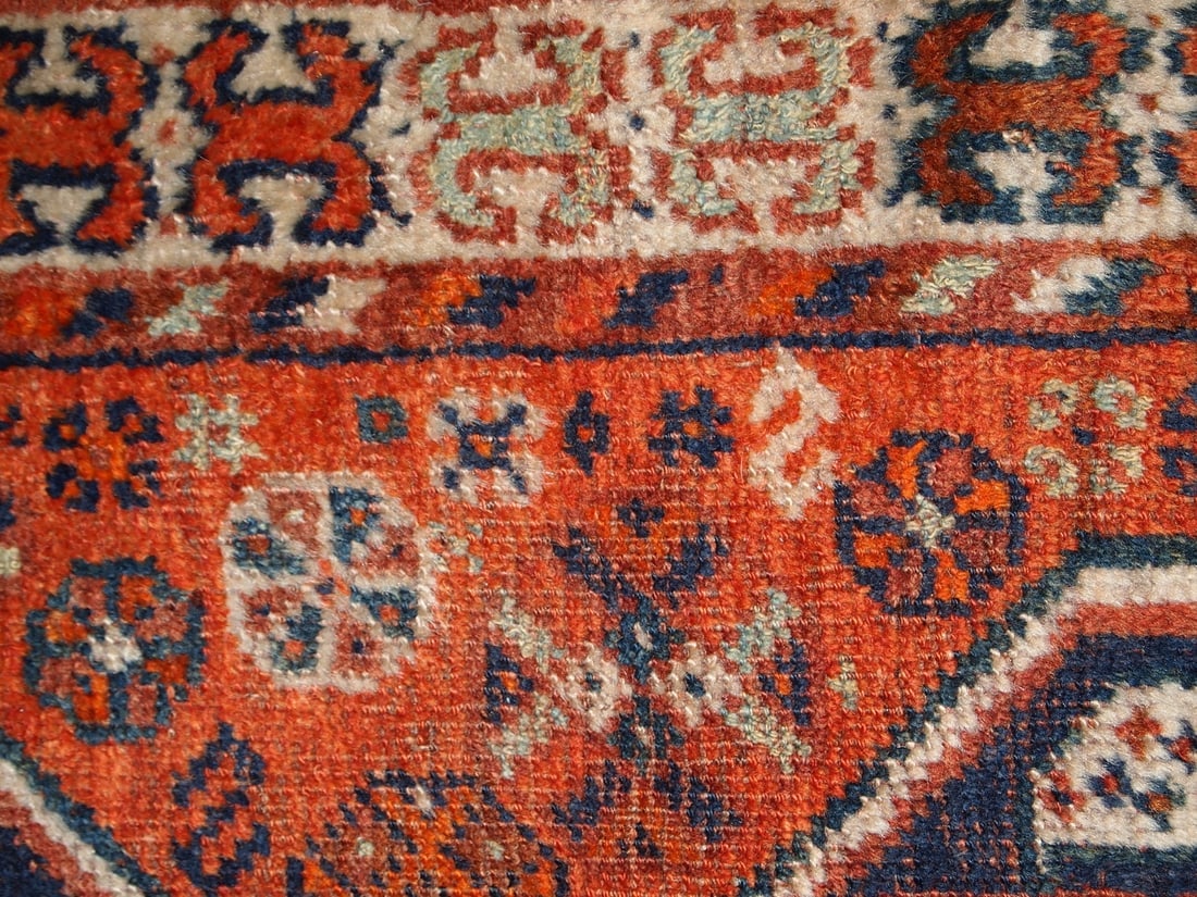 Handmade antique Persian Shiraz distressed rug 2.8' x 3.7' (87cm x 114cm) 1900s - 5