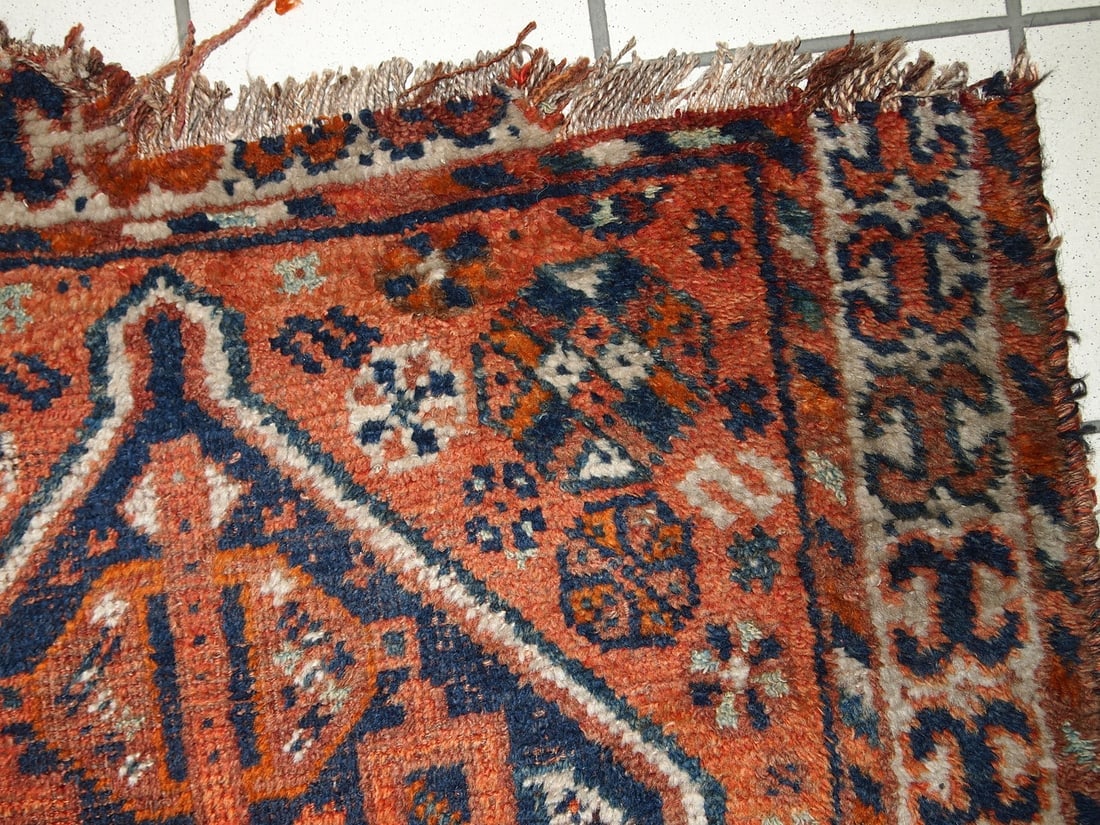 Handmade antique Persian Shiraz distressed rug 2.8' x 3.7' (87cm x 114cm) 1900s - 9