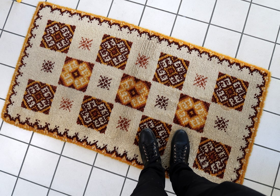 Vintage French Savonnerie rug 2.5' x 4.8' (77cm x 146cm) 1960s - 10