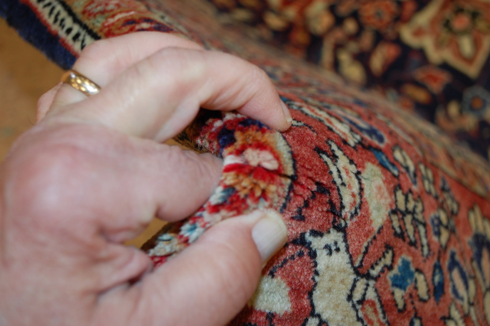 Persian SAROUK RUG 3'7" X 6'2" - 15