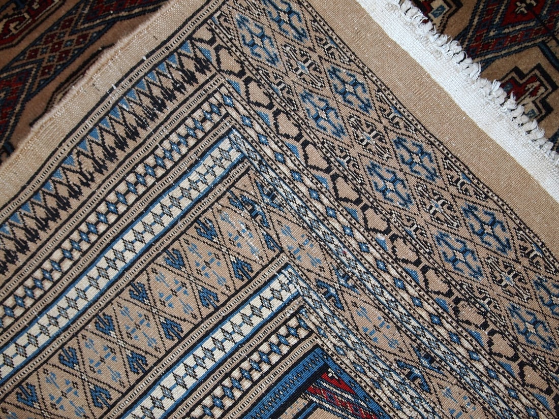 Handmade vintage Uzbek Bukhara rug 4.2' x 5.7' (129cm x 174cm) 1960s - 10