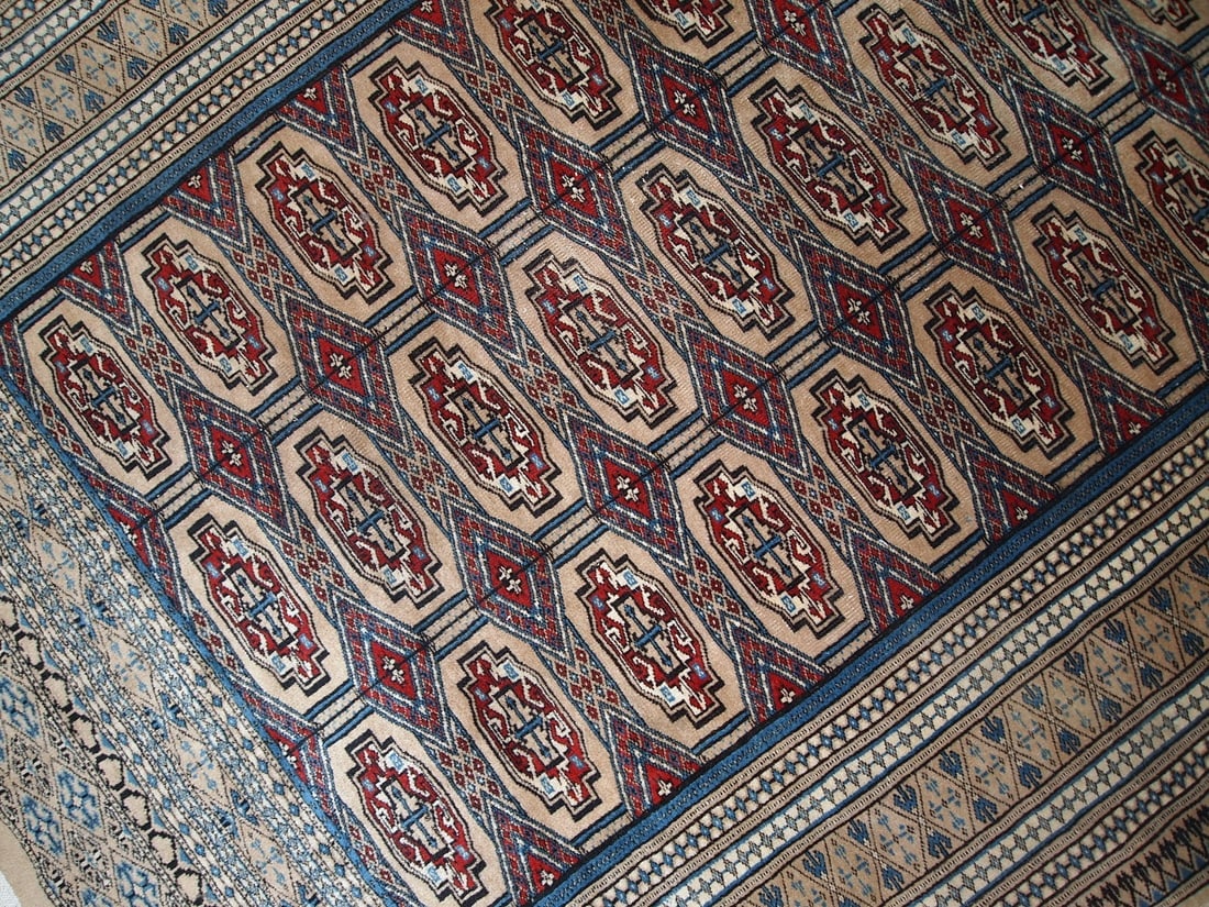 Handmade vintage Uzbek Bukhara rug 4.2' x 5.7' (129cm x 174cm) 1960s - 7