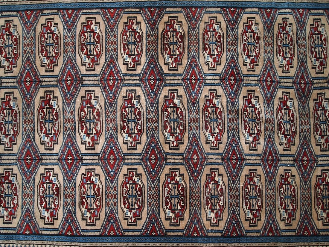 Handmade vintage Uzbek Bukhara rug 4.2' x 5.7' (129cm x 174cm) 1960s - 8