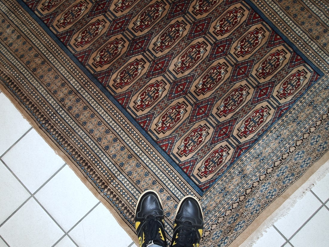 Handmade vintage Uzbek Bukhara rug 4.2' x 5.7' (129cm x 174cm) 1960s - 9