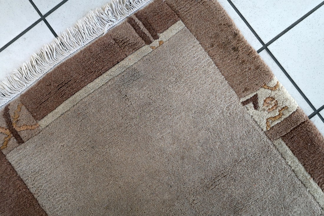 Handmade vintage Tibetan Khaden rug 2.4' x 4.5' (74cm x 139cm) 1970s - 2