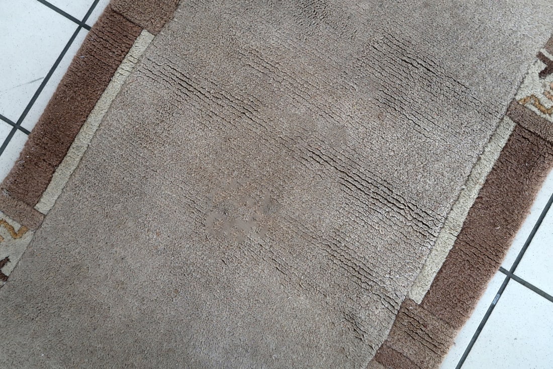 Handmade vintage Tibetan Khaden rug 2.4' x 4.5' (74cm x 139cm) 1970s - 4