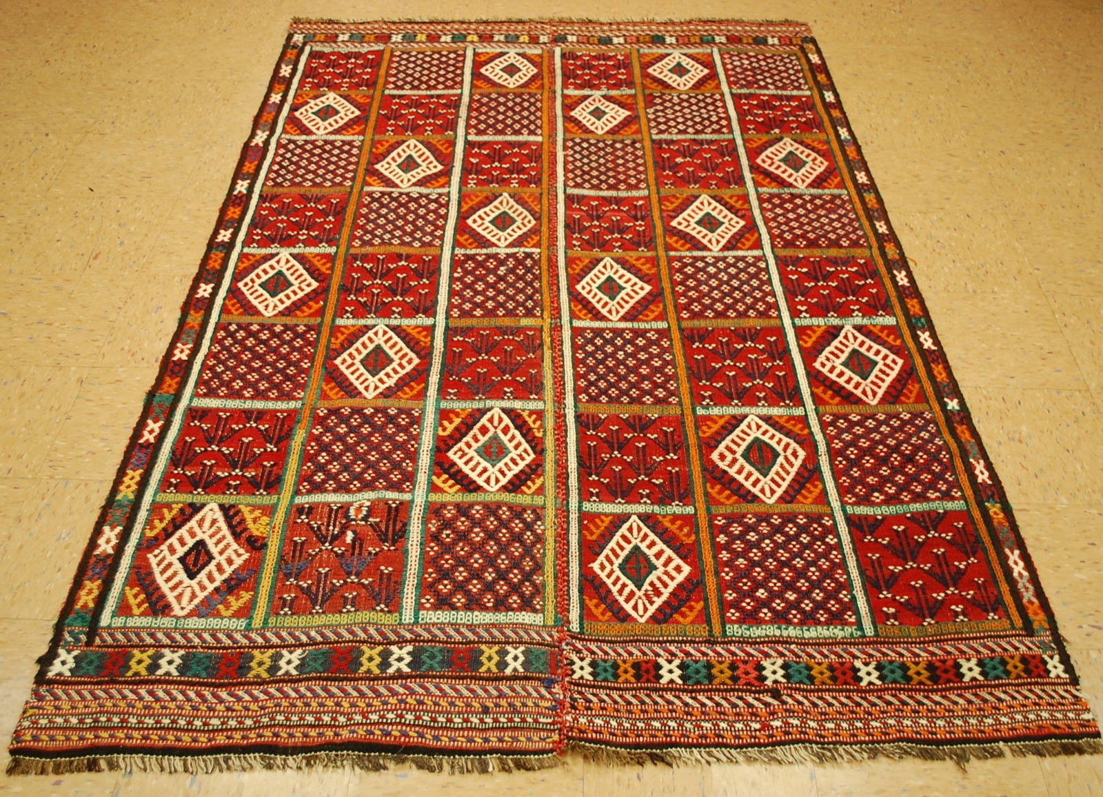 CAUCASIAN SOUMAK KILIM RUG 4.10x8: Title: CAUCASIAN SOUMAK KILIM RUG 4.10x8 Description: ANTIQUE VERY FINE WOVEN CAUCASIAN SOUMAK KILIM FLAT WOVEN RUG DETAILED DESIGN..with exact and very rare size of 4' 10" x 8' colors including