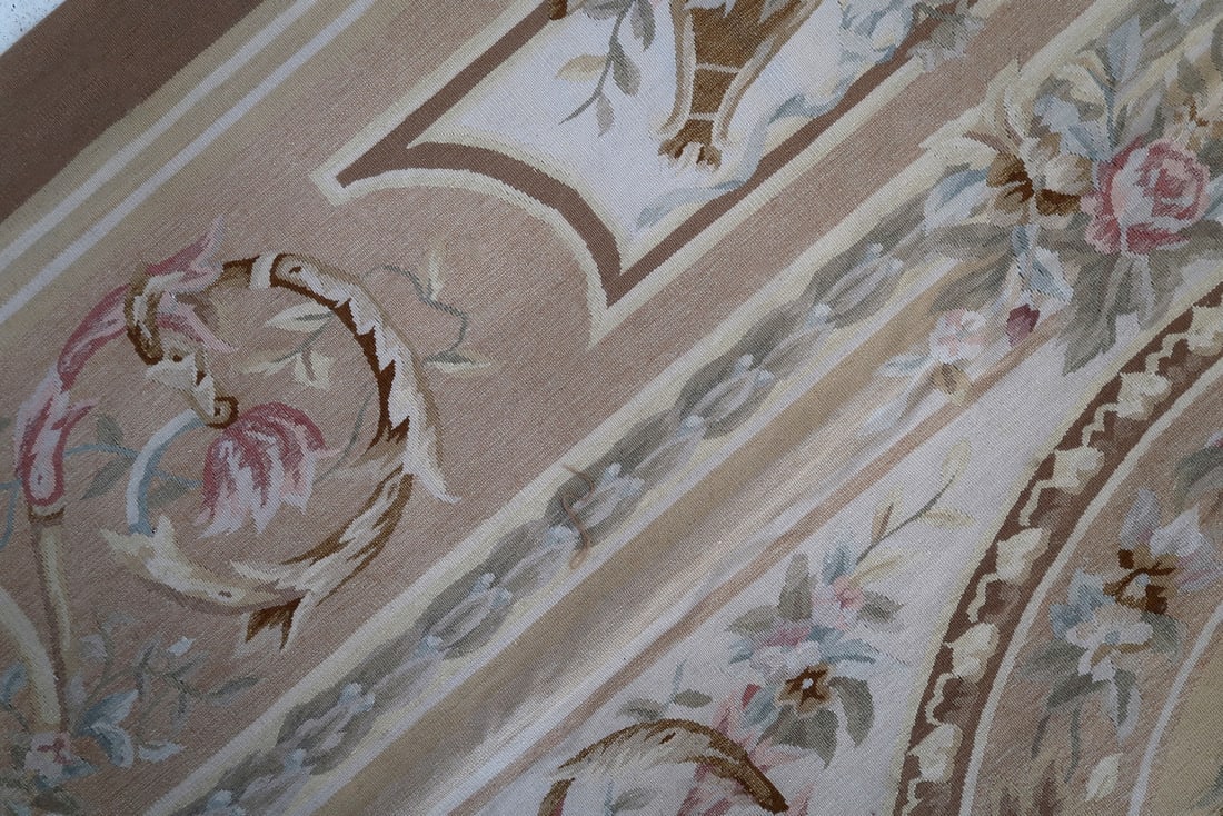 Handmade vintage French Aubusson rug 8.7' x 12' (266cm x 367cm), 1970s - 11