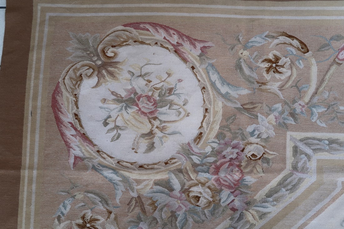 Handmade vintage French Aubusson rug 8.7' x 12' (266cm x 367cm), 1970s - 12
