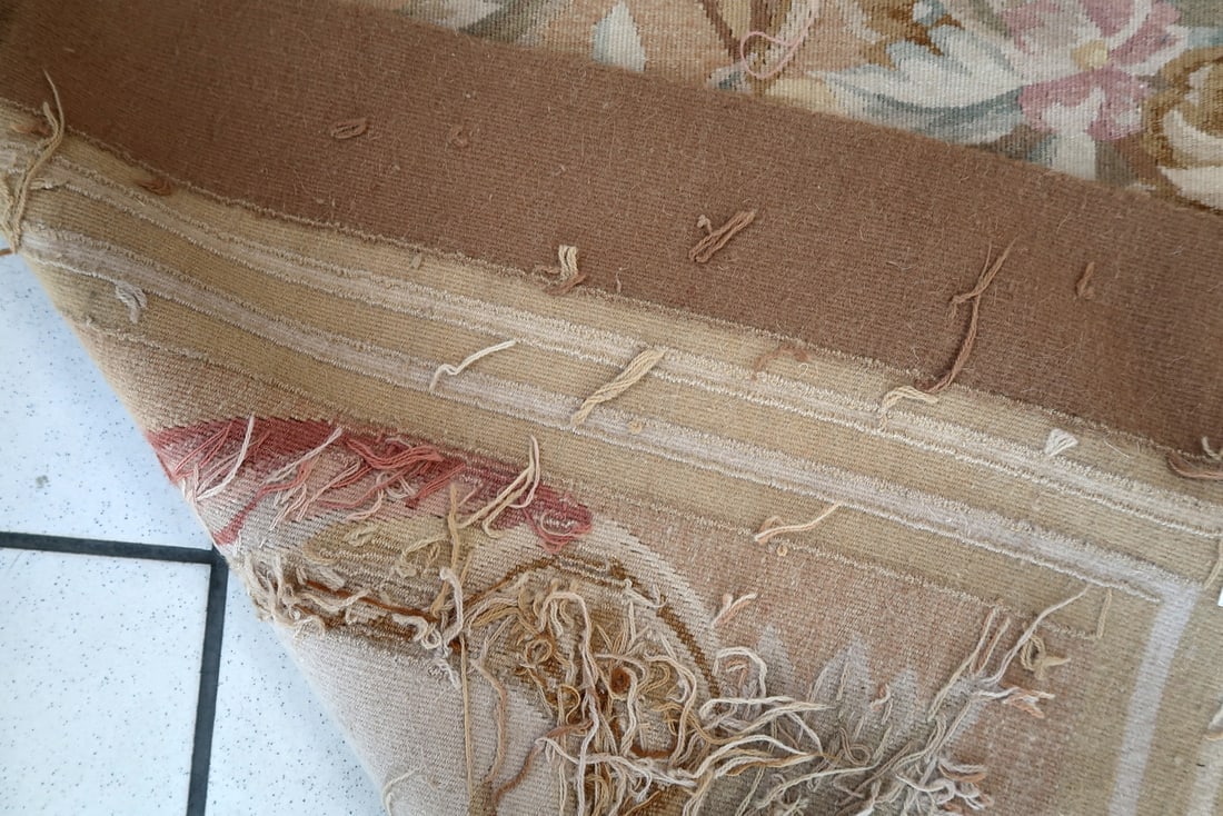 Handmade vintage French Aubusson rug 8.7' x 12' (266cm x 367cm), 1970s - 16