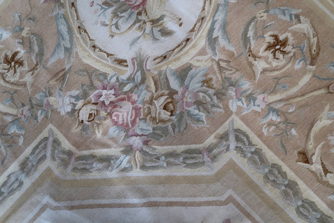 Handmade vintage French Aubusson rug 8.7' x 12' (266cm x 367cm), 1970s - 4