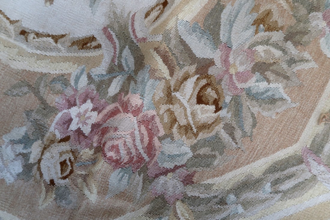 Handmade vintage French Aubusson rug 8.7' x 12' (266cm x 367cm), 1970s - 5