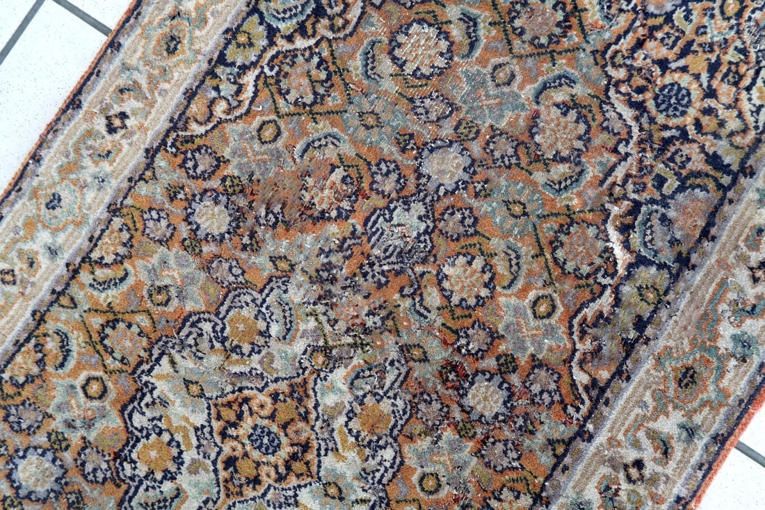 Handmade vintage Indo-Tabriz runner 1.9' x 5.8' (60cm x 177cm) 1970s - 3