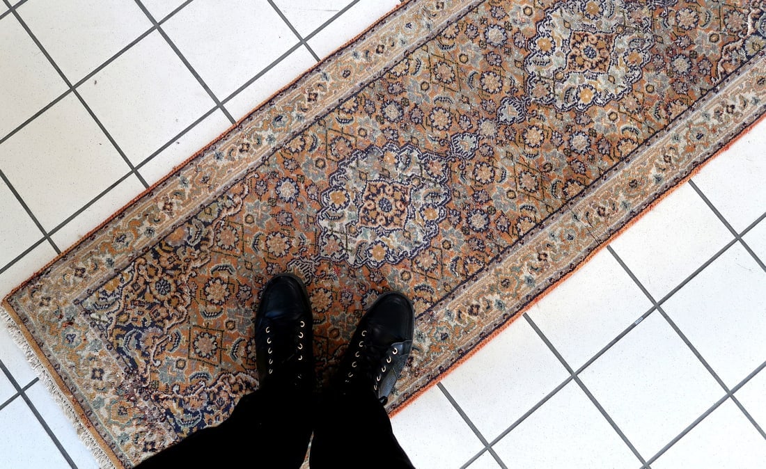 Handmade vintage Indo-Tabriz runner 1.9' x 5.8' (60cm x 177cm) 1970s - 9