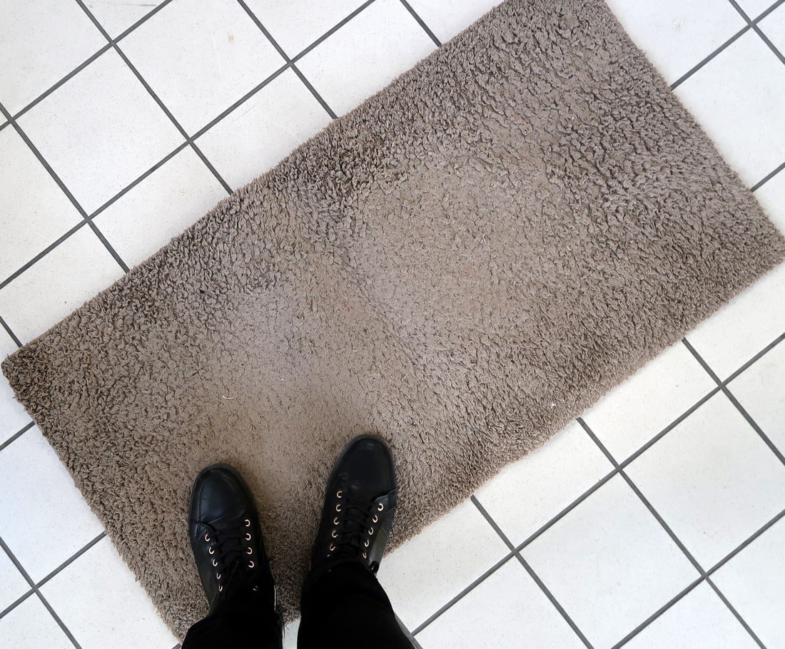 Vintage German Modern rug 1.9' x 3.6' (57cm x 111cm) 1960s - 9