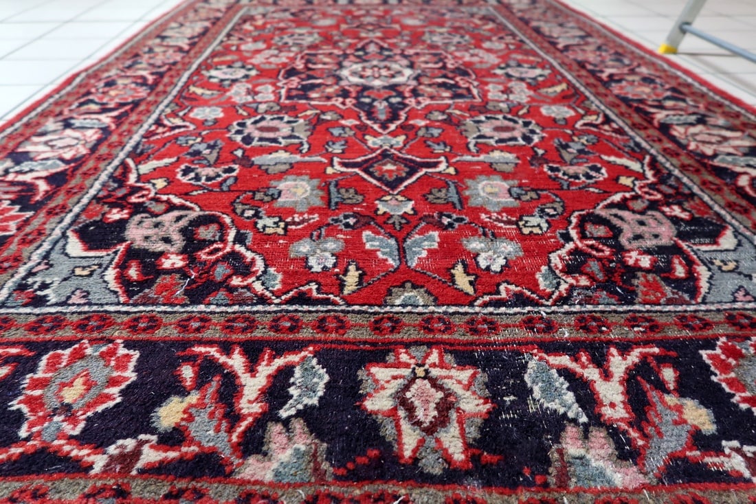 Handmade Vintage Persian Hamadan Rug 4.3' x 6.4' (132cm x 196cm), 1950s - 11