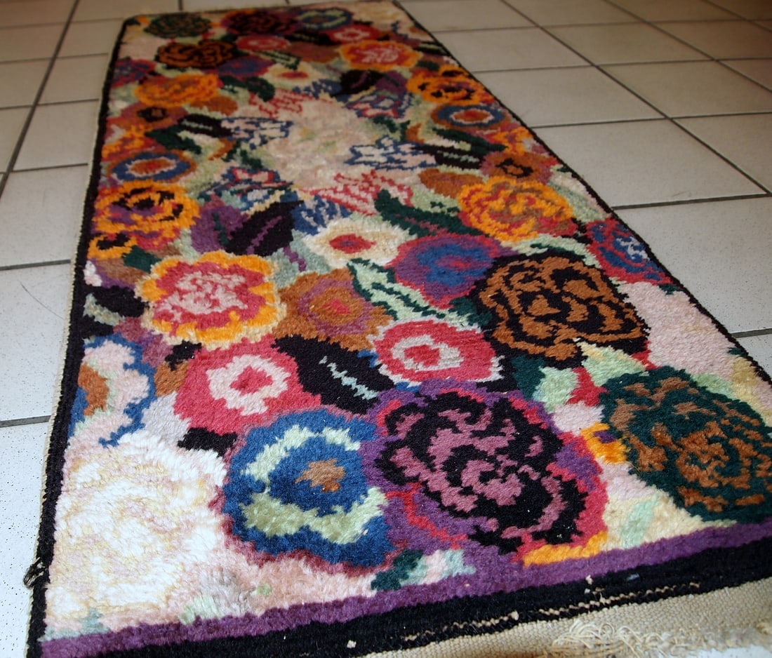 Handmade antique French Art Deco rug 1.6' x 3.8' (50cm x 116cm) 1920s - 11