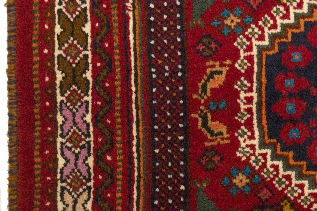 Red Tribal 3'6X5 Shiraz Persian Rug - 11