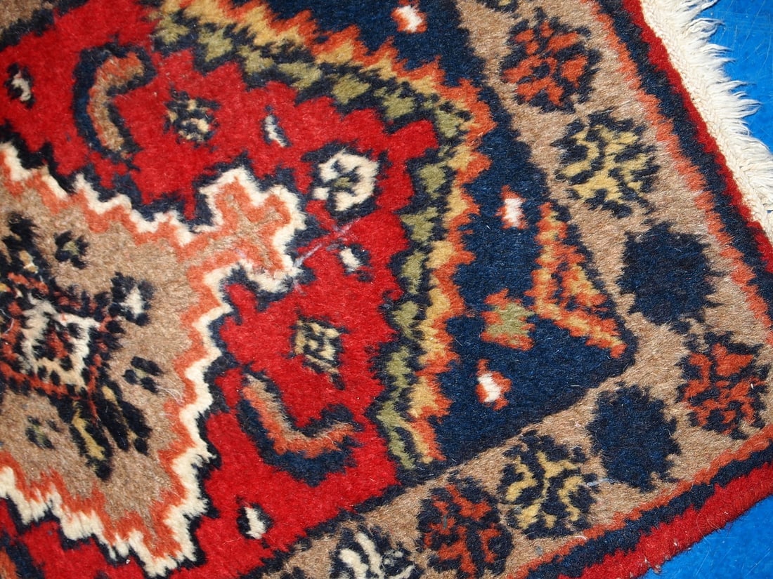 Handmade vintage Persian Hamadan rug 1.4' x 1.9' (42cm x 60cm) 1970s - 4