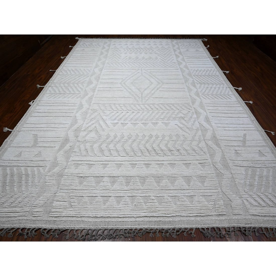 Ivory Hand Knotted Wool Moroccan Weave Embossed Pile Oriental Rug - 2