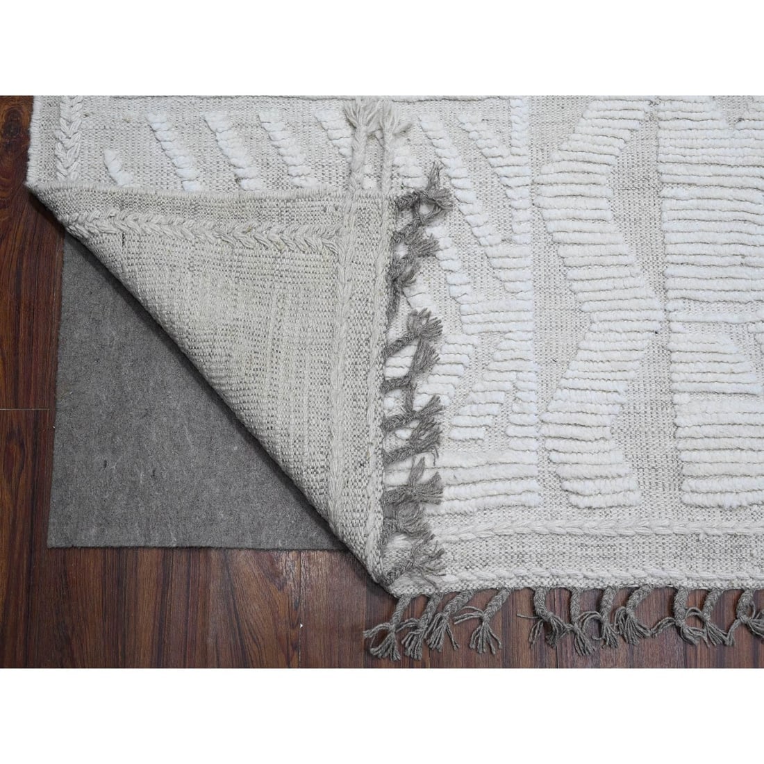 Ivory Hand Knotted Wool Moroccan Weave Embossed Pile Oriental Rug - 4