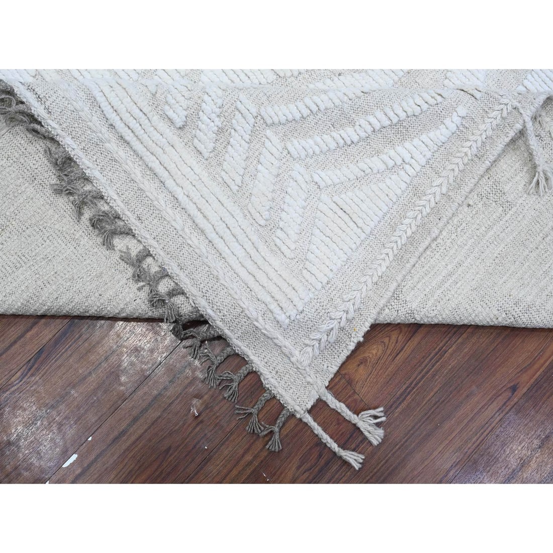 Ivory Hand Knotted Wool Moroccan Weave Embossed Pile Oriental Rug - 6