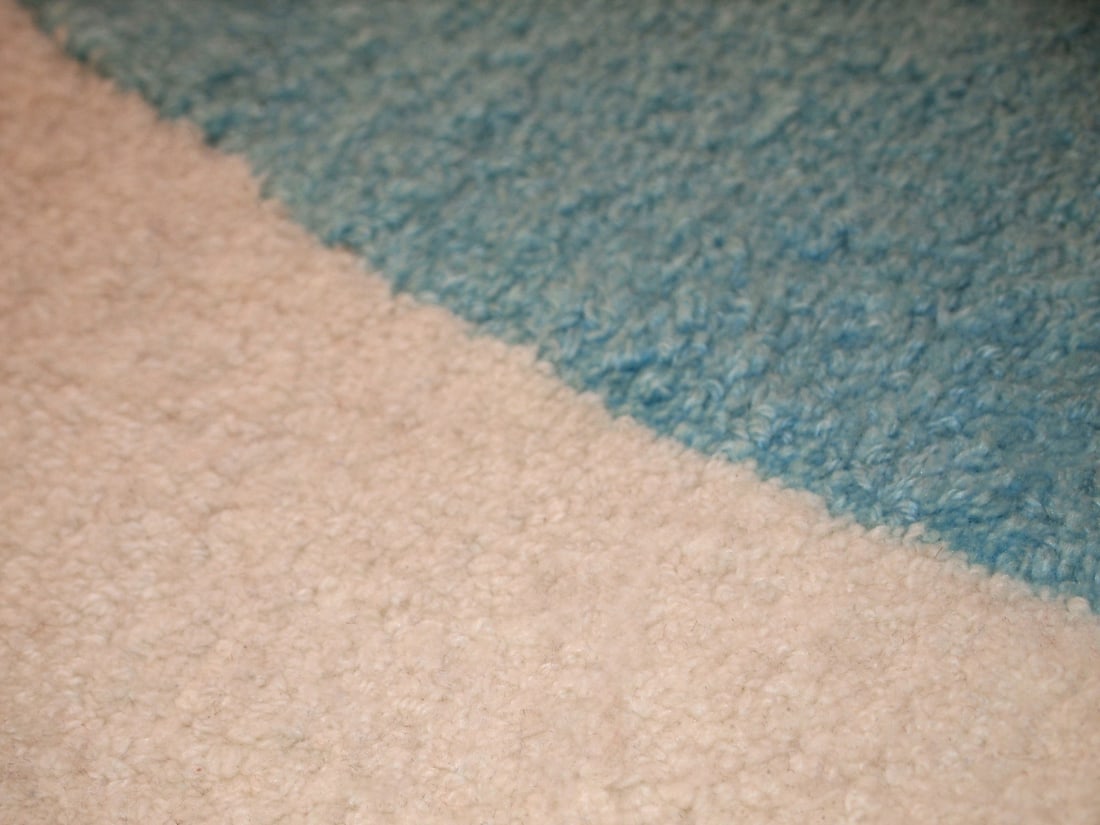 Handmade contemporary ORA French hooked rug 2.4 x 4.7' (74cm x 143cm), 2021 - 11