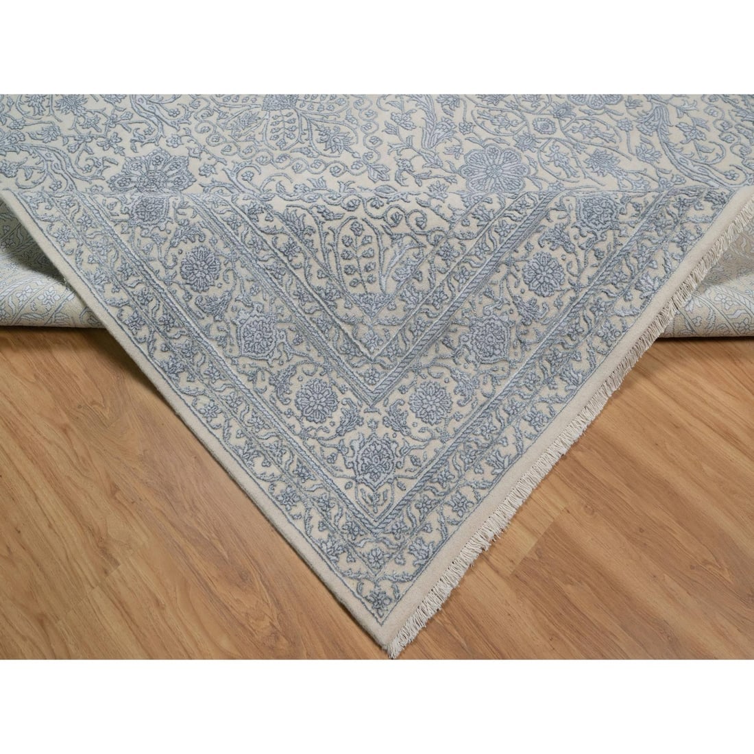 Linen White Persian Design Wool and Plant Based Silk Hand Knotted Rug - 6