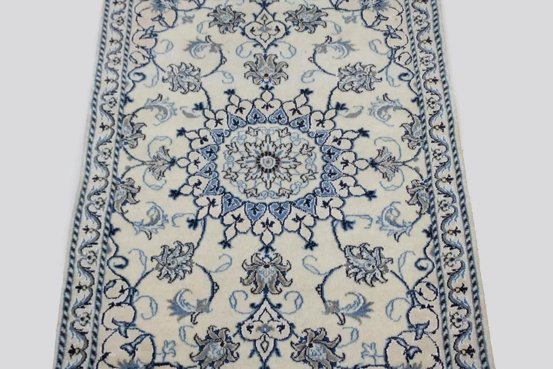 Cream Classic 3X4 Nain Persian Rug - 4