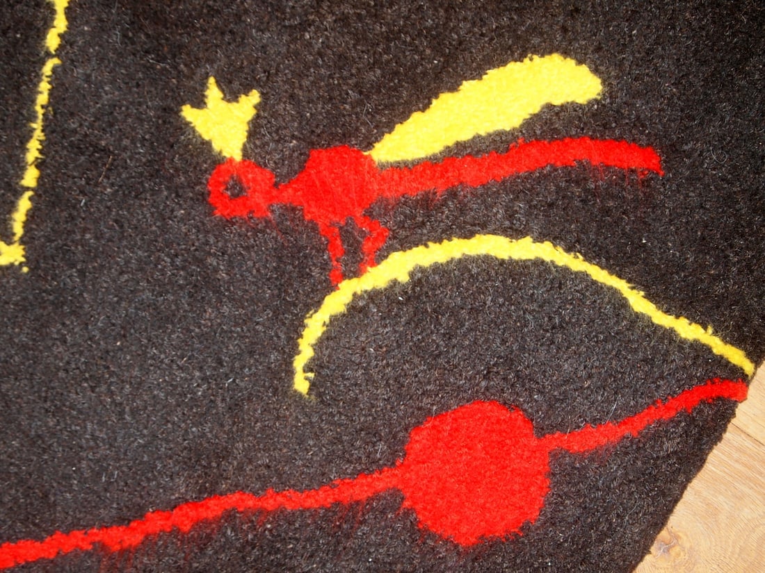 Handmade contemporary ORA French hooked rug 2.4 x 4.7' (73cm x 144cm), 2021 - 2