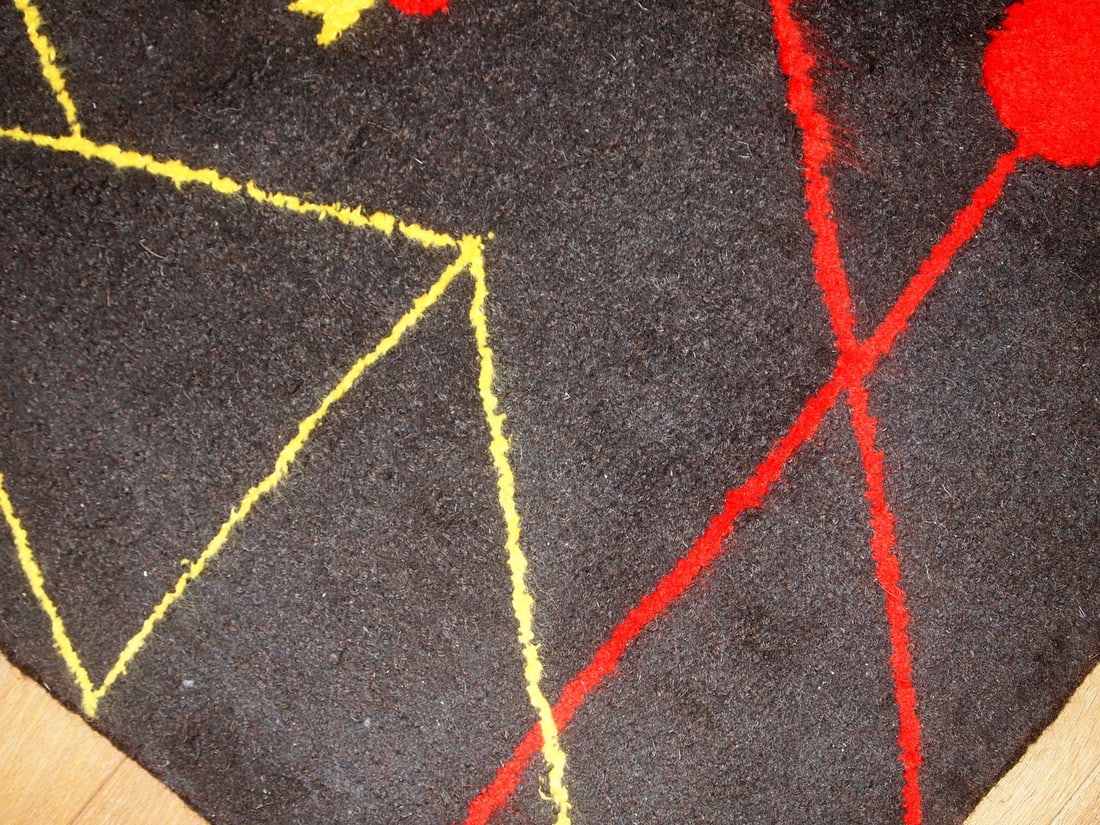 Handmade contemporary ORA French hooked rug 2.4 x 4.7' (73cm x 144cm), 2021 - 4