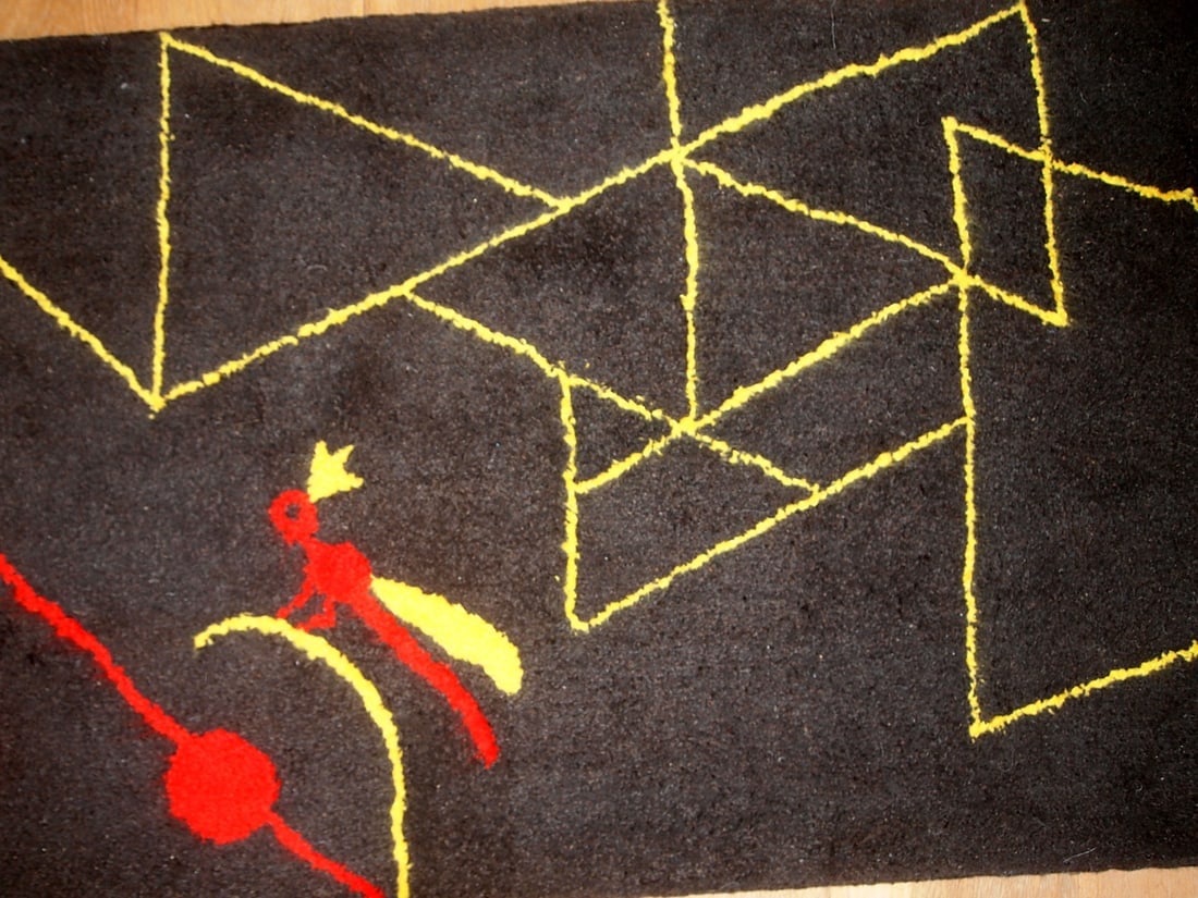 Handmade contemporary ORA French hooked rug 2.4 x 4.7' (73cm x 144cm), 2021 - 6