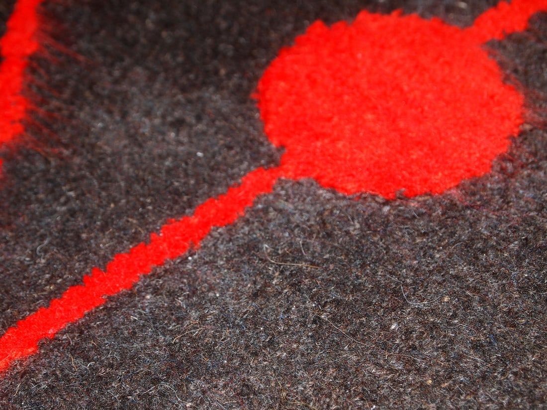 Handmade contemporary ORA French hooked rug 2.4 x 4.7' (73cm x 144cm), 2021 - 8