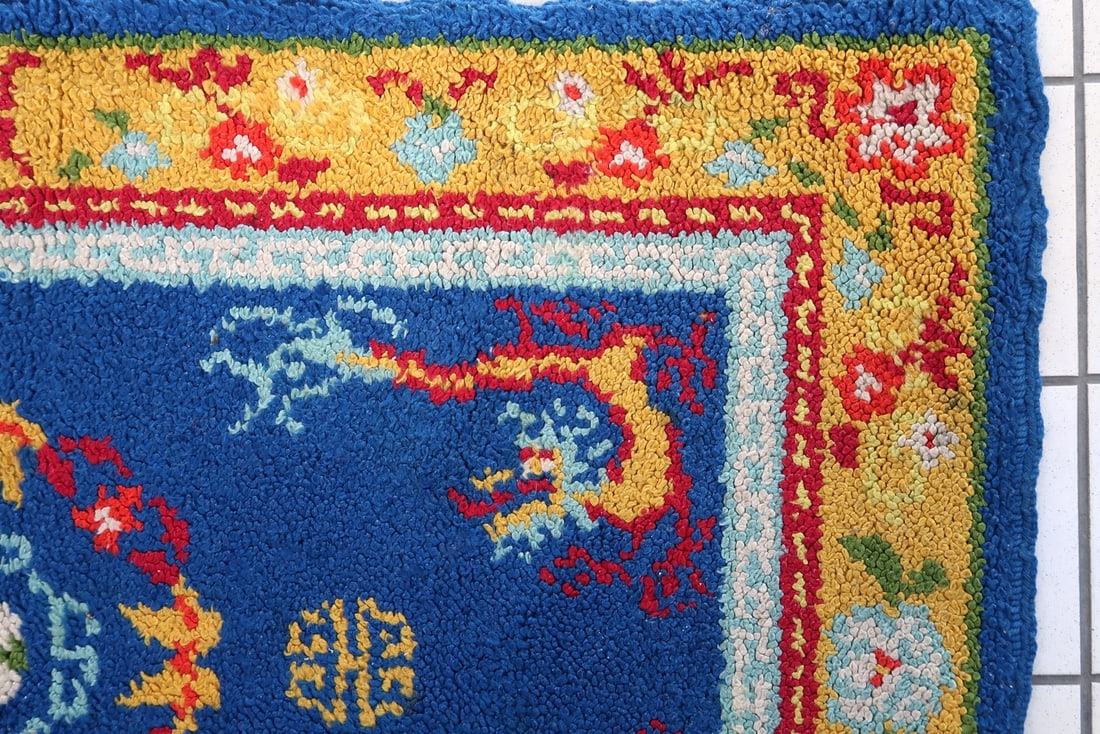 Vintage French Savonnerie rug 2.9' x 4.6' (90cm x 142cm) 1960s - 2