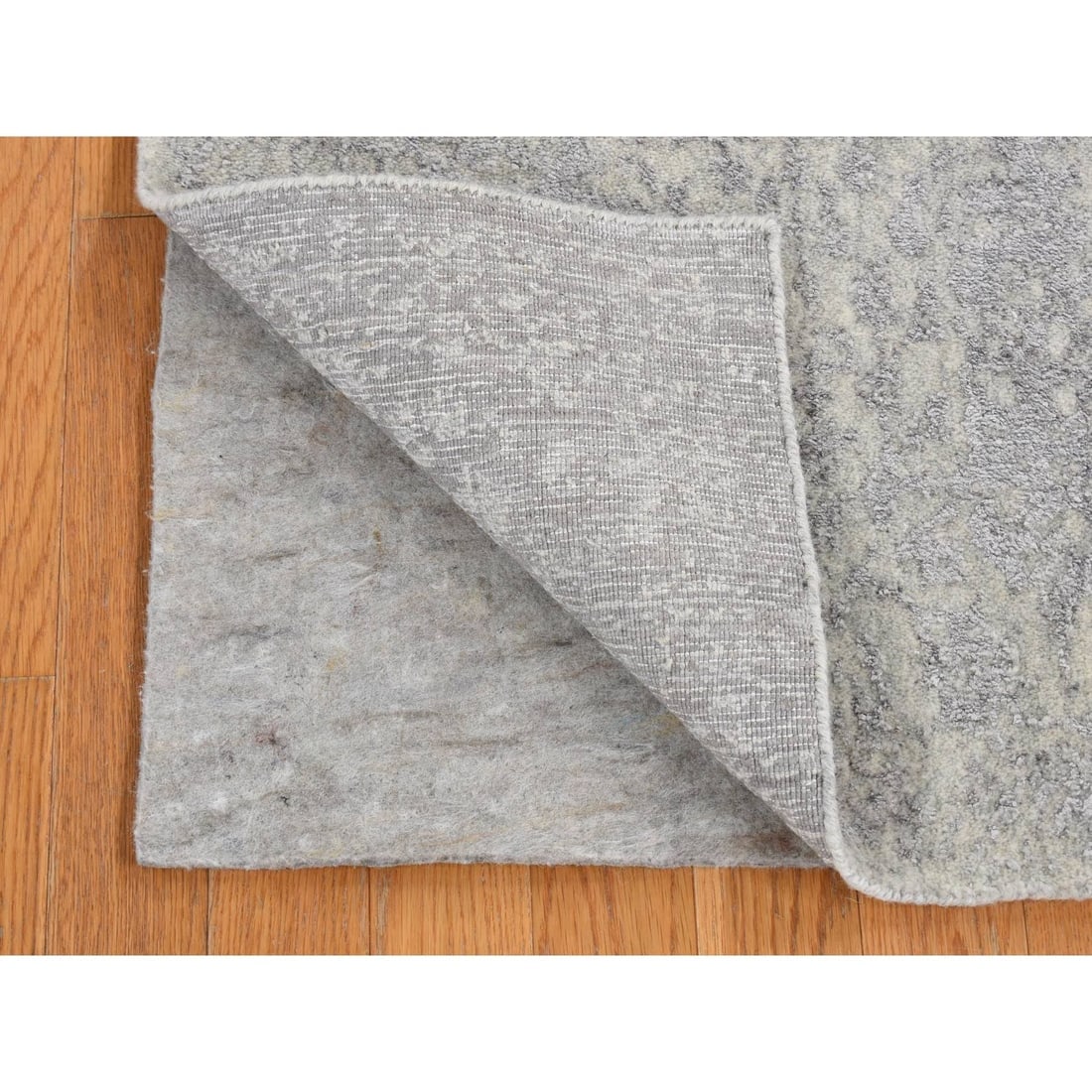 Gray Jacquard Hand Loomed Cypress Tree Design Silken Runner Rug - 2