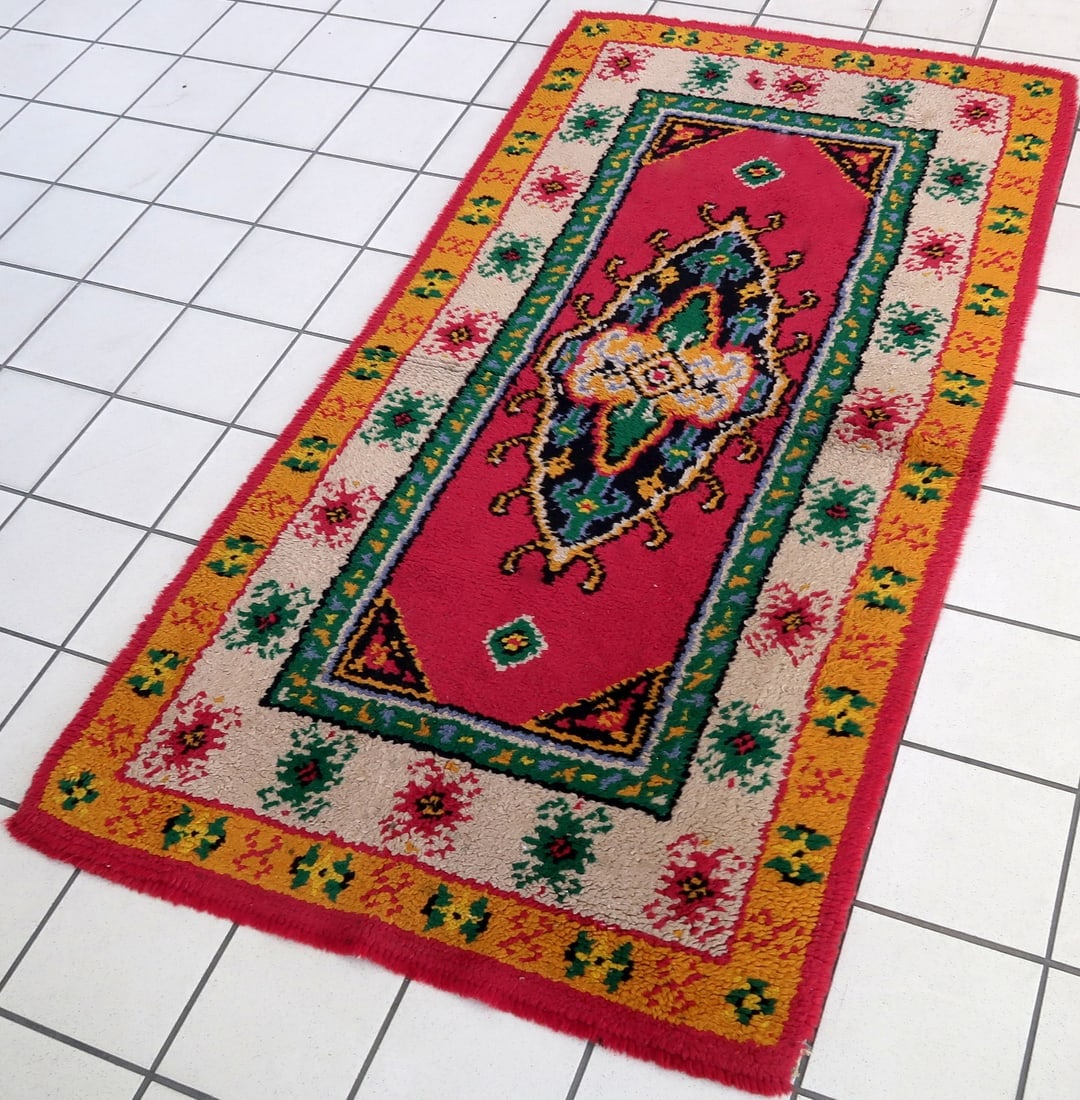 Vintage French Savonnerie rug 2.9' x 5.7' (90cm x 176cm) 1960s - 12