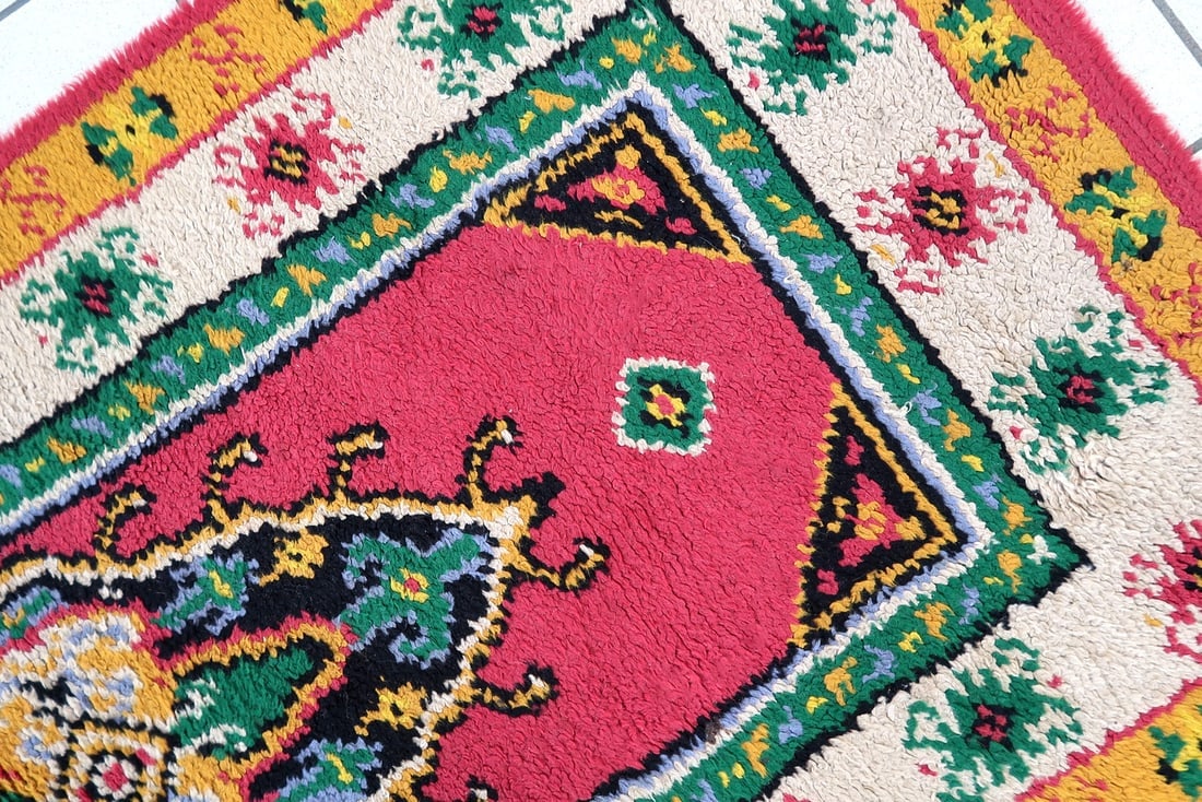 Vintage French Savonnerie rug 2.9' x 5.7' (90cm x 176cm) 1960s - 4