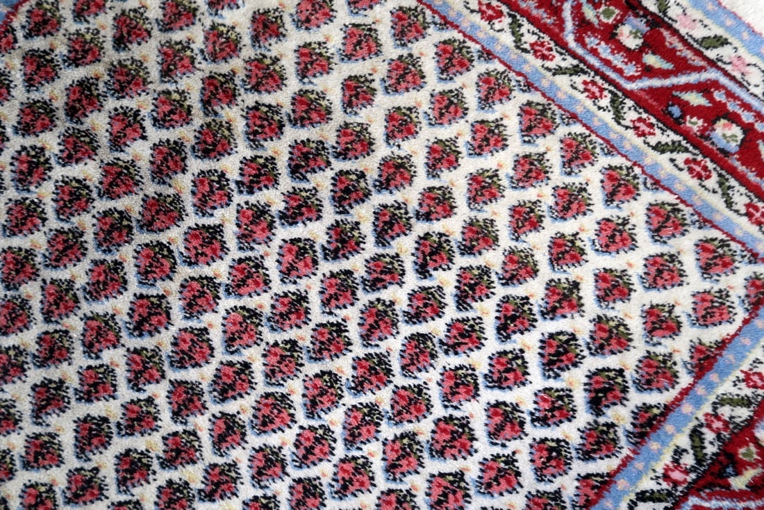 Handmade vintage Indian Seraband rug 3' x 5.3' (94cm x 162cm) 1970s - 3