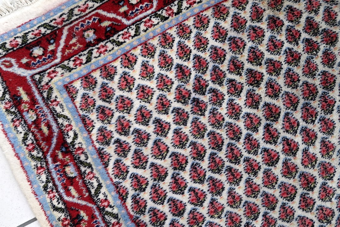 Handmade vintage Indian Seraband rug 3' x 5.3' (94cm x 162cm) 1970s - 5