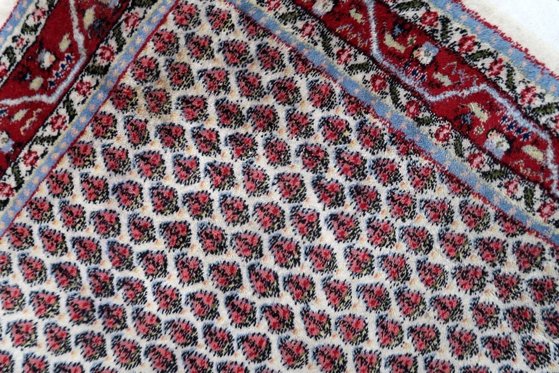 Handmade vintage Indian Seraband rug 3' x 5.3' (94cm x 162cm) 1970s - 6