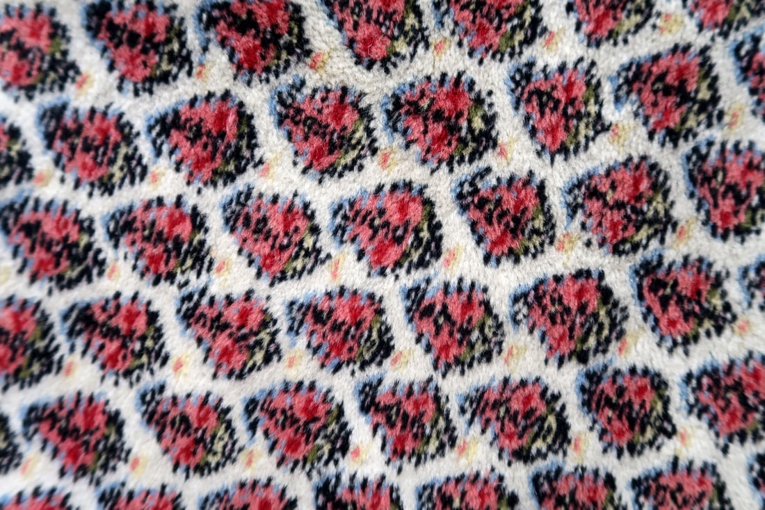 Handmade vintage Indian Seraband rug 3' x 5.3' (94cm x 162cm) 1970s - 7