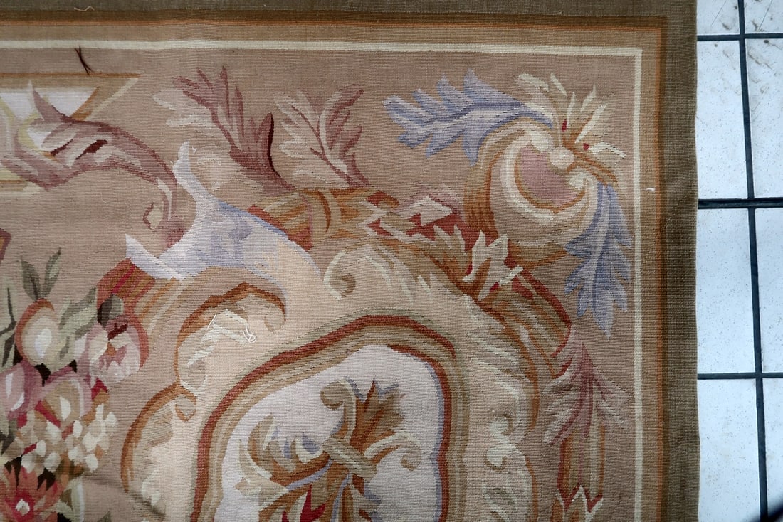 Handmade vintage French Aubusson rug 7.7' x 10.2' (237cm x 313cm) 1970s - 2