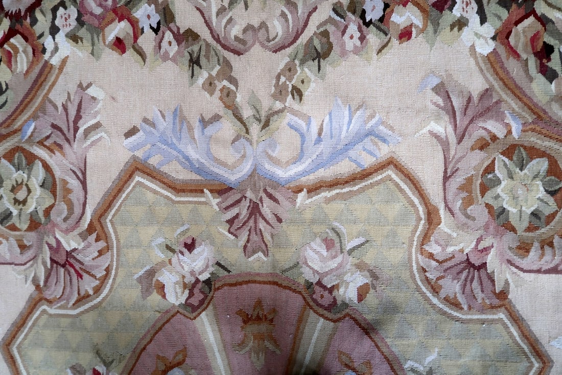 Handmade vintage French Aubusson rug 7.7' x 10.2' (237cm x 313cm) 1970s - 6