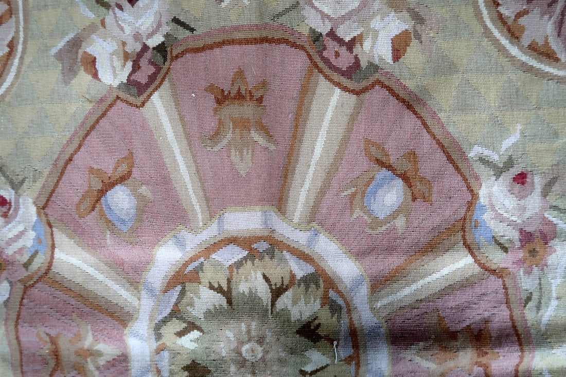 Handmade vintage French Aubusson rug 7.7' x 10.2' (237cm x 313cm) 1970s - 7