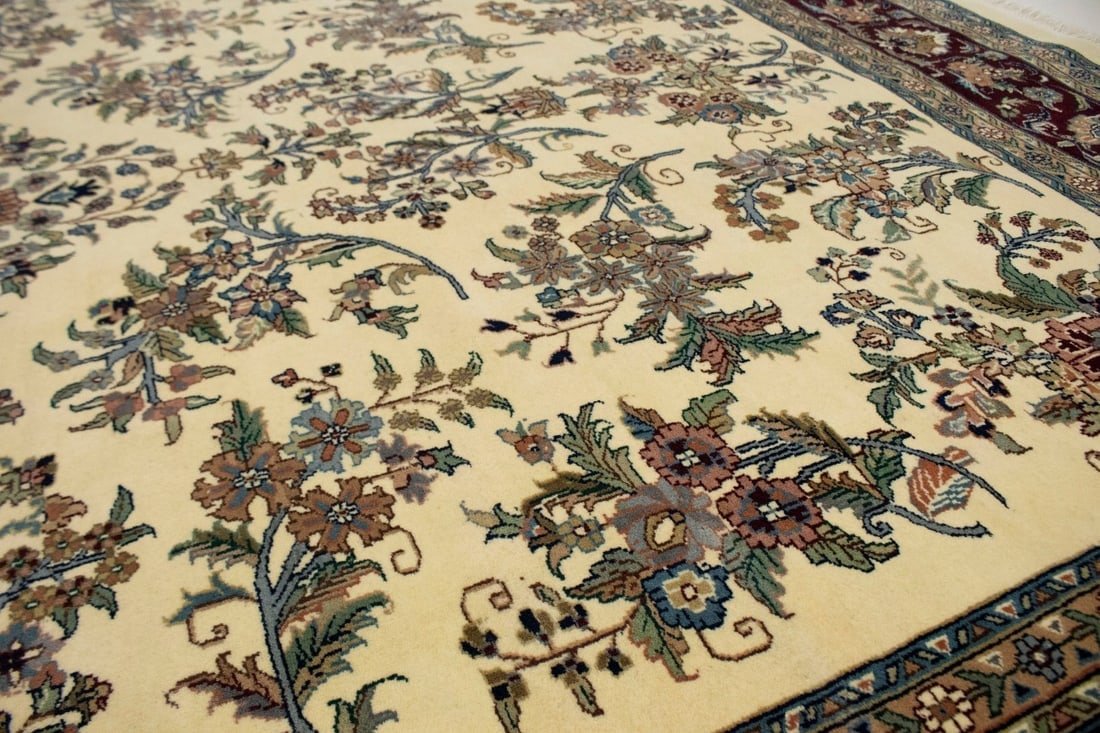 Cream Classic Floral 8X10 Oriental Rug - 10