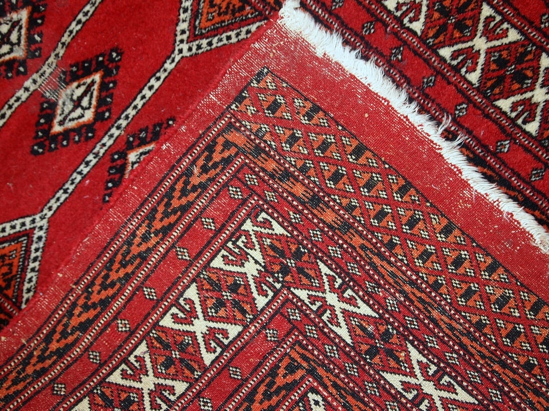 Handmade vintage Pakistani Lahore distressed rug 2.6' x 4.7' (81cm x 145cm) 1960s - 11